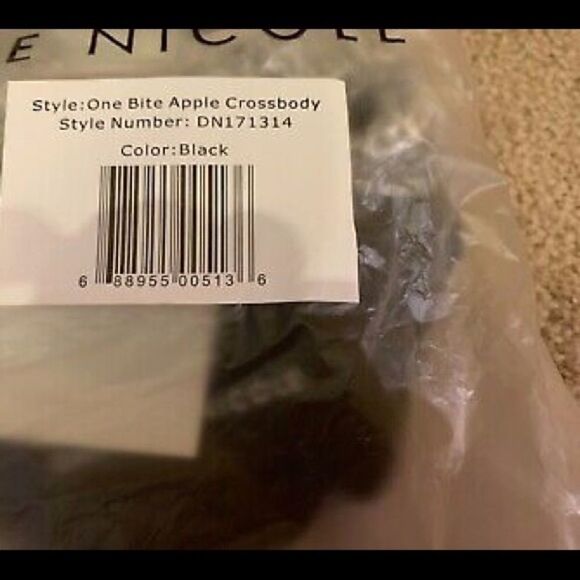 DANIELLE NICOLE SNOW WHITE ONE BITE POISON APPLE CROSSBODY BAG NWT - Picture 6 of 7